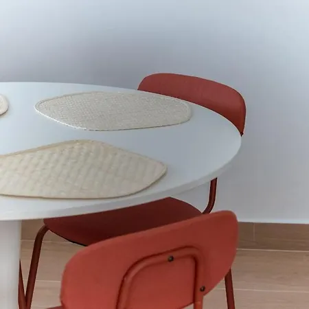 Piso Renovado Cerca Del Ayuntamiento Y Del Metro *