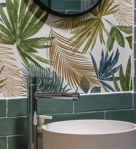 Lejlighed Piso Renovado Cerca Del Ayuntamiento Y Del Metro *